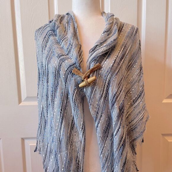 BLUE CAPE WITH WOODEN CLOSURE ONE SIZE FITS MOST - Picture 2 of 6